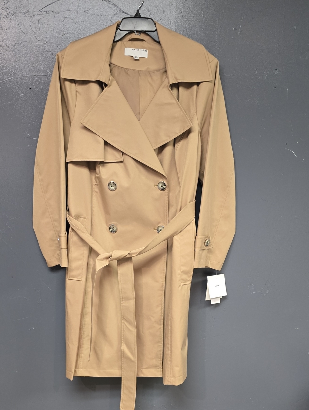 Anne Klein Tan Trench Coat with Tie Belt. NWT. 1x Or 2x